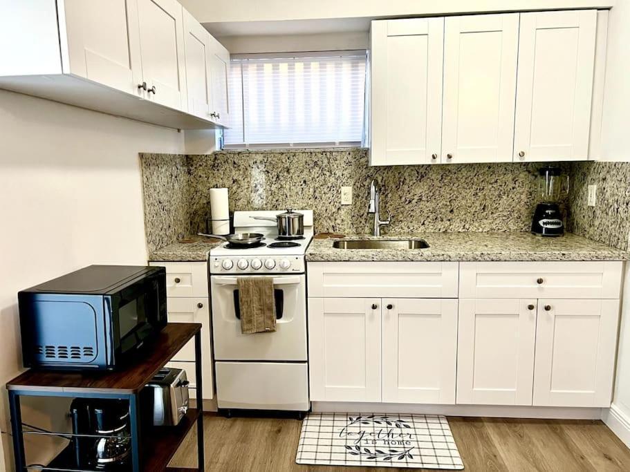 Intimate Casita Mia Minutes Away From Airport, Calle 8, Brickell, Coral Gables, The Beach And More! Miami Exteriör bild