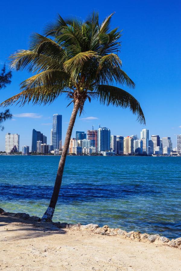 Intimate Casita Mia Minutes Away From Airport, Calle 8, Brickell, Coral Gables, The Beach And More! Miami Exteriör bild