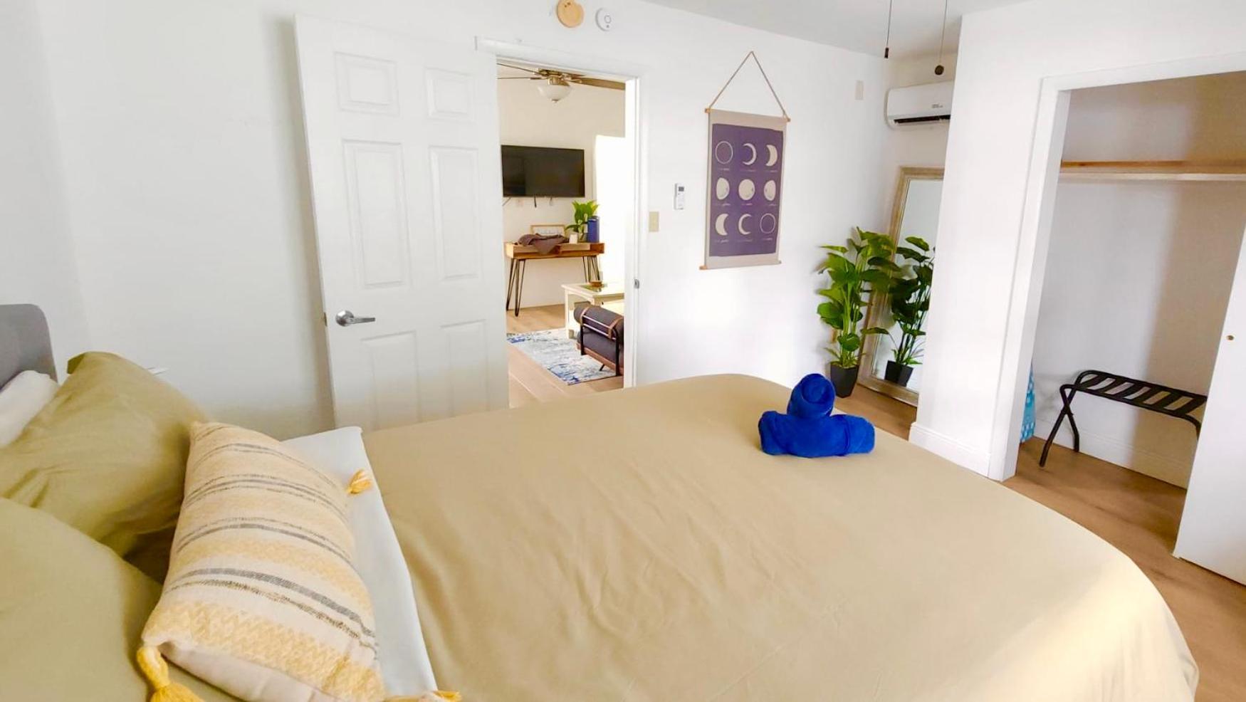 Intimate Casita Mia Minutes Away From Airport, Calle 8, Brickell, Coral Gables, The Beach And More! Miami Exteriör bild